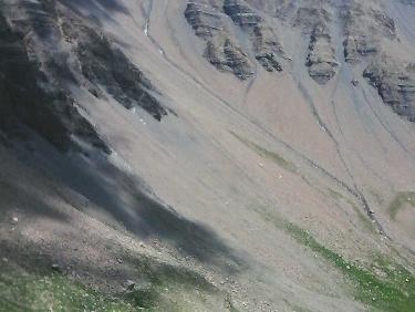 le couloir sud-ouest des pointes des neyzets-depuis le haut du grand clausis