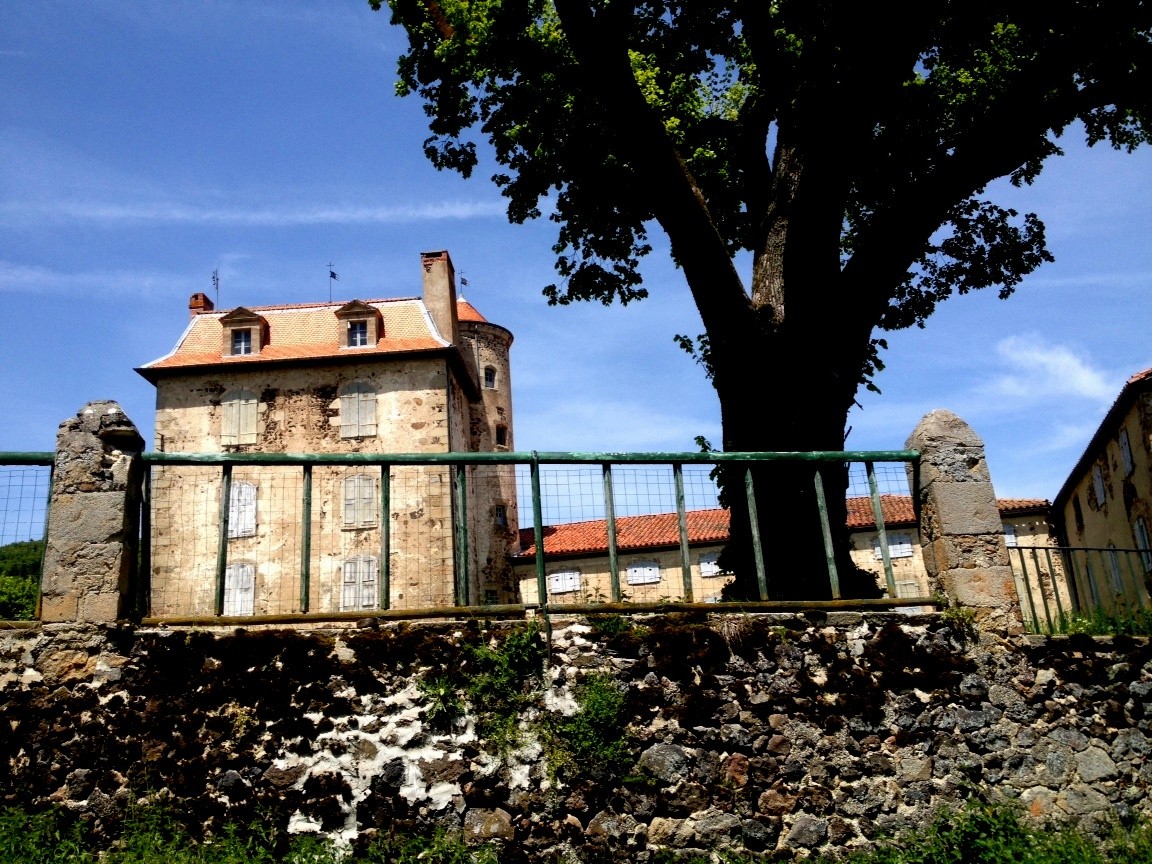 le donjon carrÃ© du chÃ¢teau