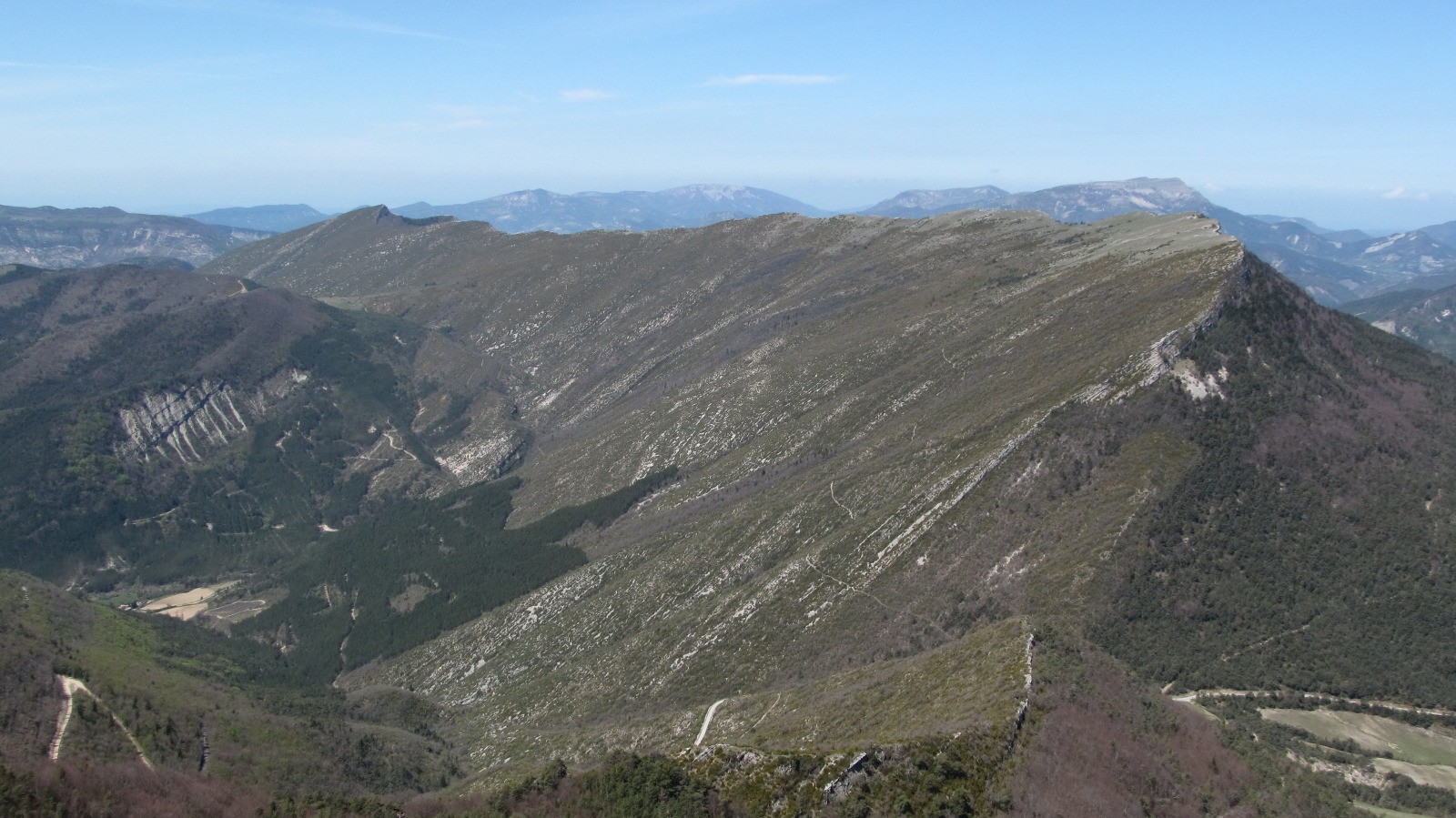 Le Fourchat depuis Rosans, retour par la montagne de l'Archier et le GR91