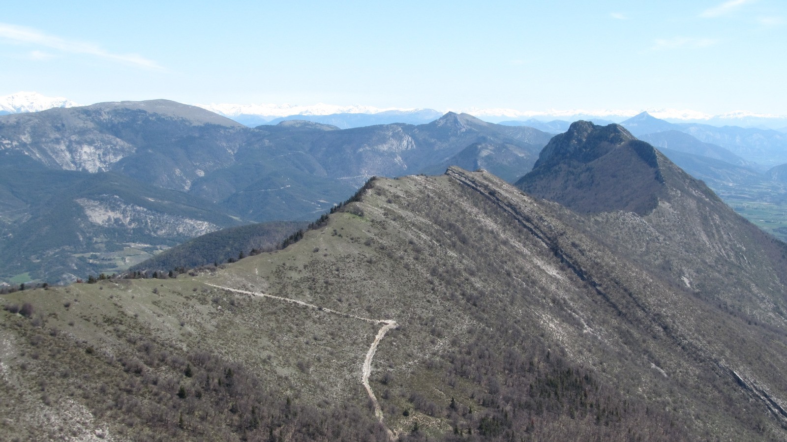 Le Fourchat depuis Rosans, retour par la montagne de l'Archier et le GR91