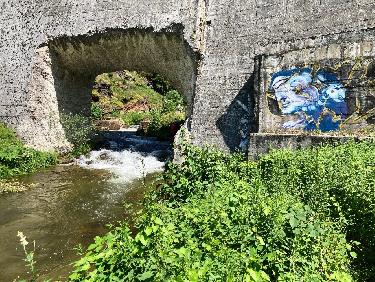 Le Gier dans le trou de la digue cÃ´tÃ© aval