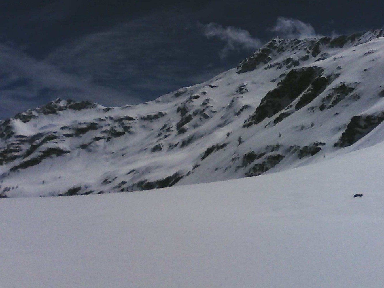 le gran pinier Ã  D : Ã  G , le col d'oÃ¹ l'on suit la crÃªte jusqu'au sommet en Ã©tÃ©