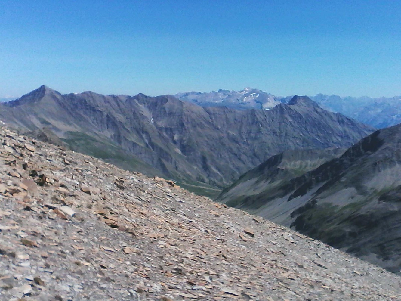 le grand parpaillon Ã  G , et la tÃªte de vallon claous Ã  D
