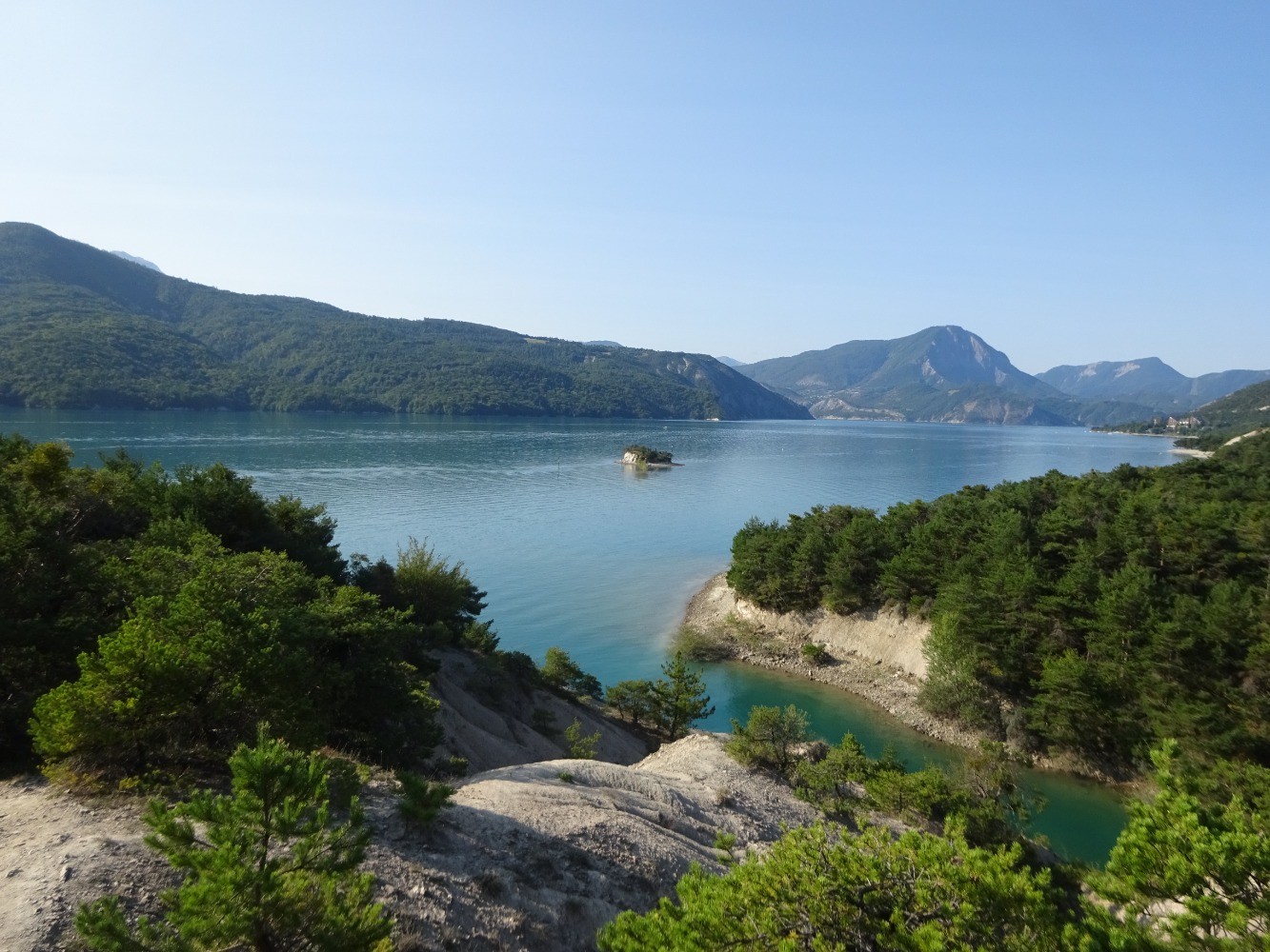 Le lac de Serre-PonÃ§on