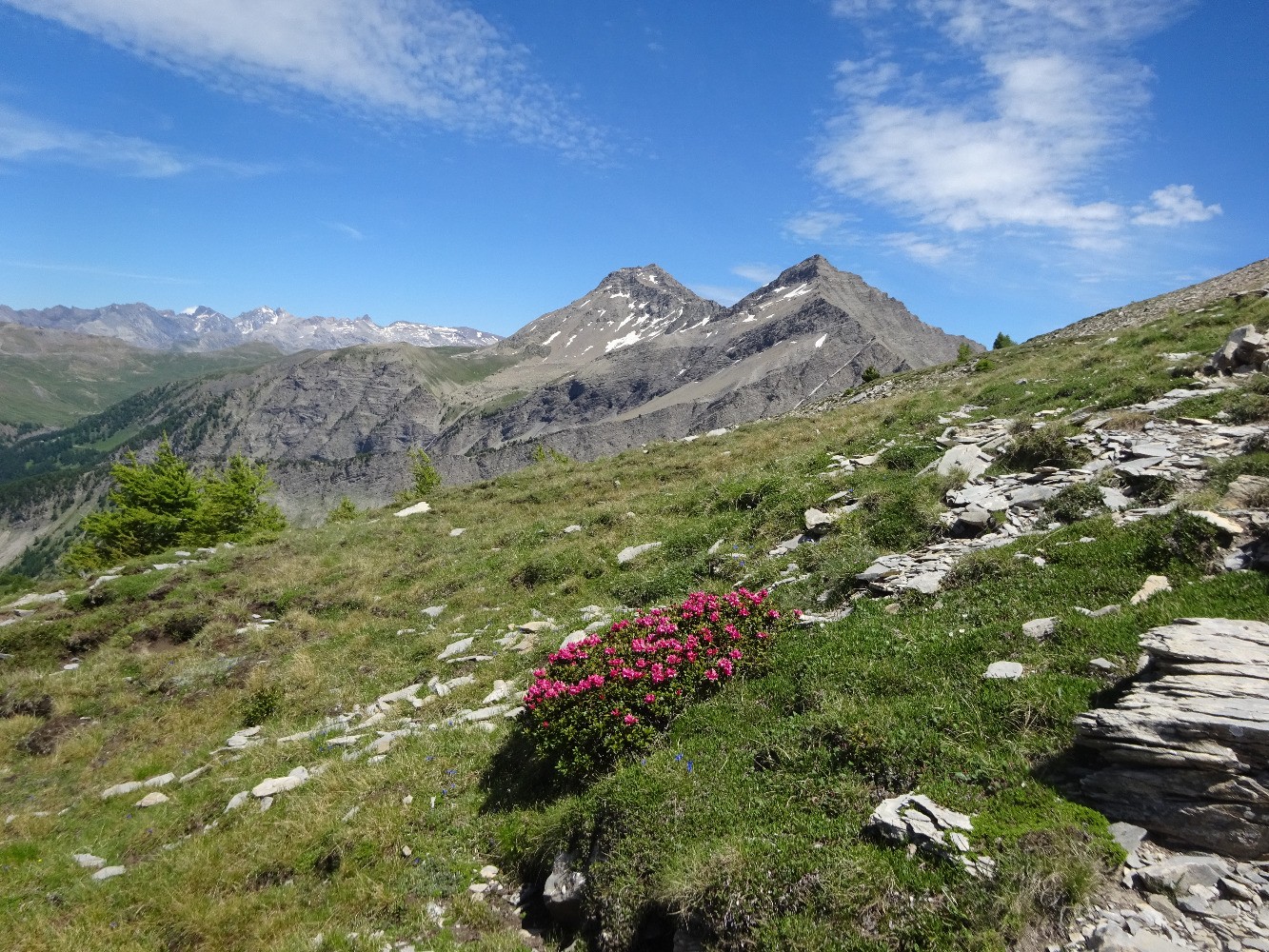 Le pic St-AndrÃ© et le mont Tailland vus du mont Orel