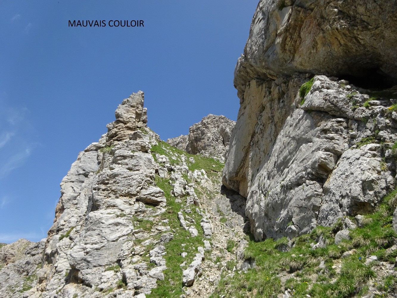 Le premier couloir que l'on trouve en arrivant du col de Darne. Il ne permet pas de dÃ©boucher sur la crÃªte du Vallon.