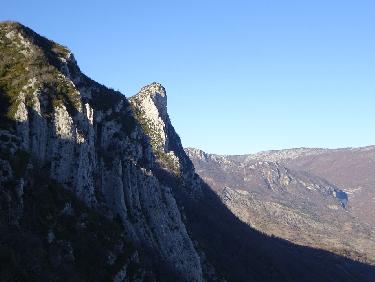 le roc de l&apos;Aigle vu du rocher de Pierre Impie