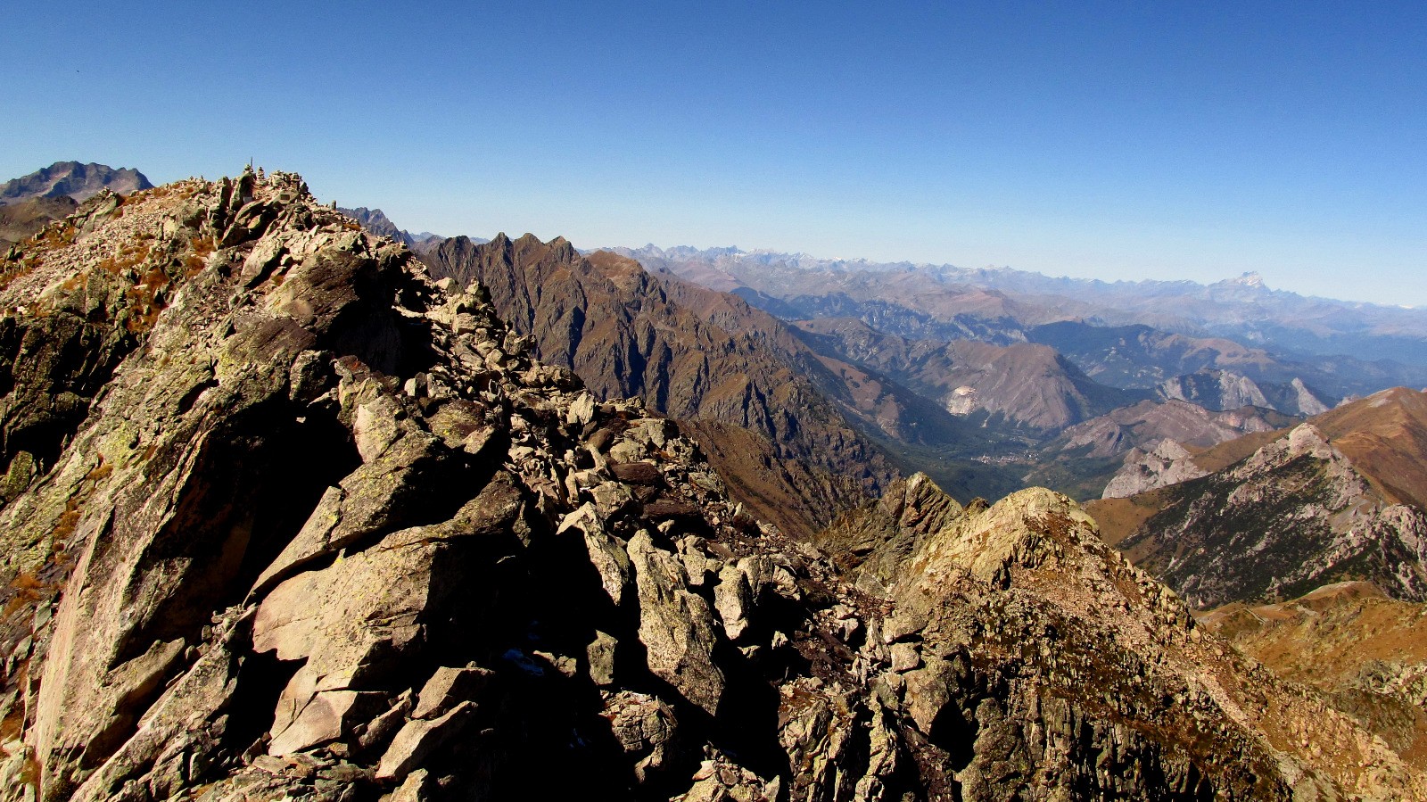 Le sommet vu du sommet sud.