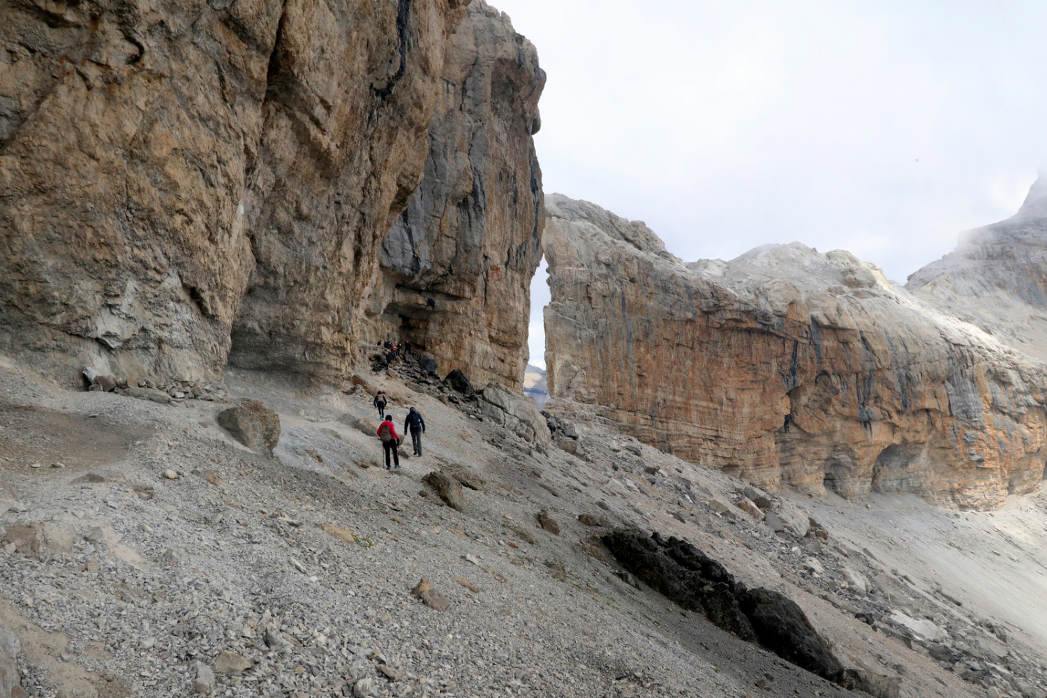 Le Taillon depuis Gavarnie par l'Echelle des Sarradets