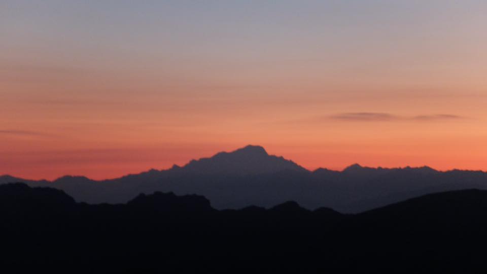 le Mont Blanc sort de la nuit