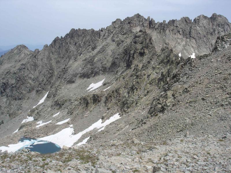 le lac de Scapuccioli encore en partie gelé