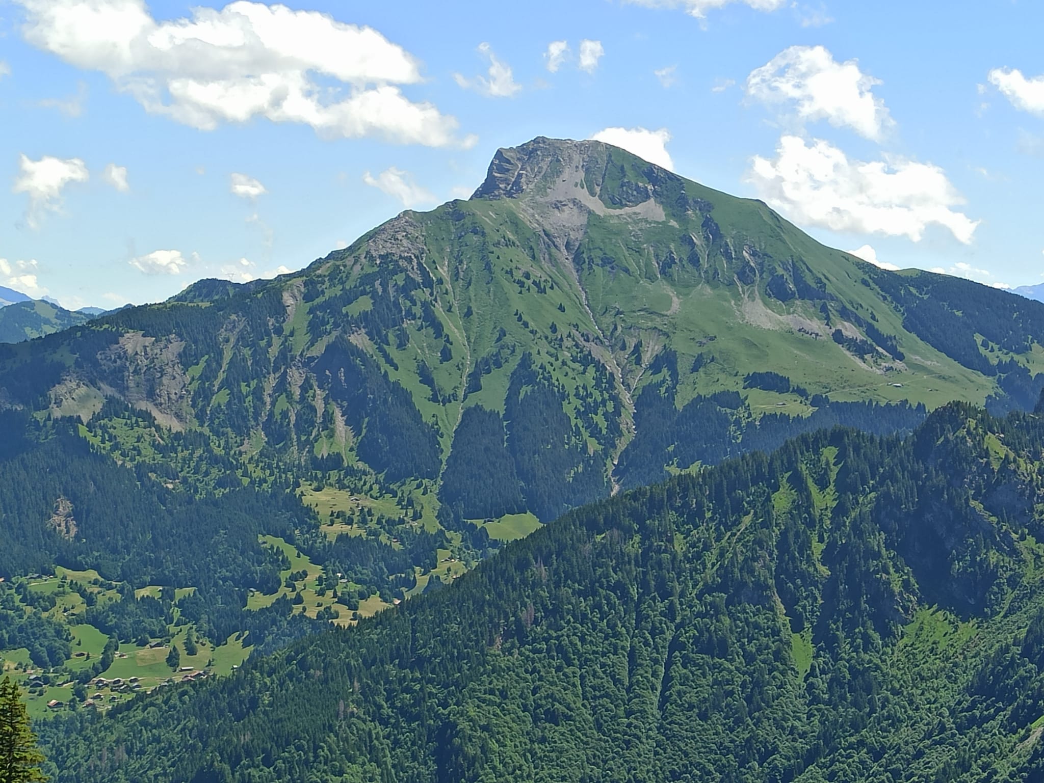 Le Mont de Grange, vu du Pic de la Corne