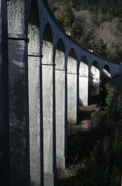 le pont au départ de la piste de l'Esparron