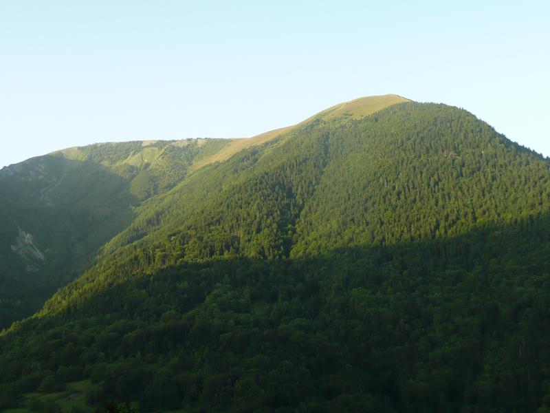 Le soleil se lève sur le Colombier