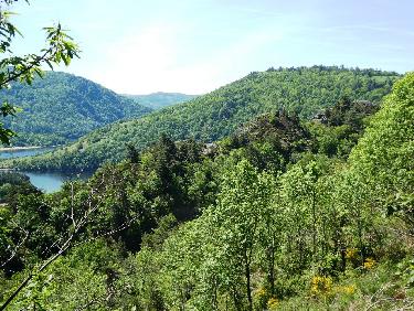 Vue sur quelques ressauts rocheux de la crête