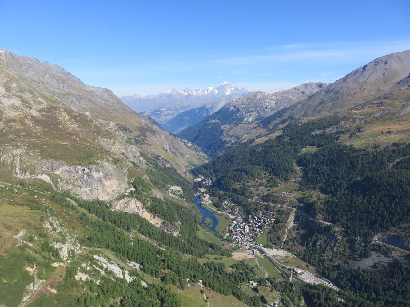 Les BrÃ©viÃ¨res au dessous du barrage
