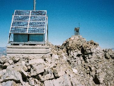 Les deux point hauts du sommet (le vrai est au fond)