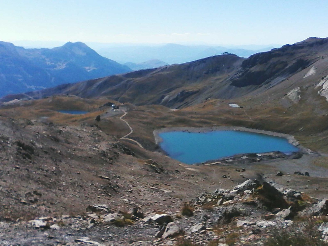 les lacs des estaris et les travaux sur le bord amont