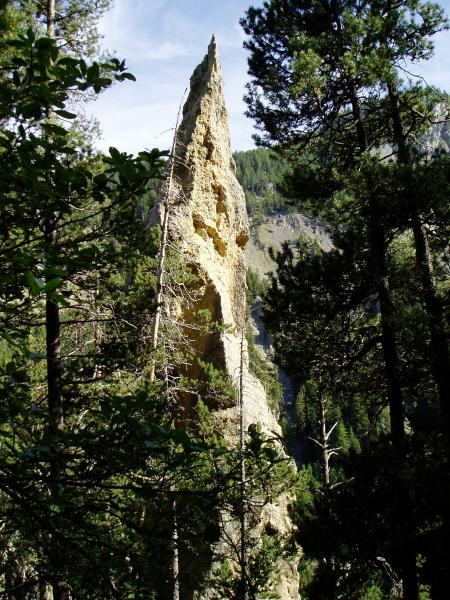 Morgon, sentier des Pyramides