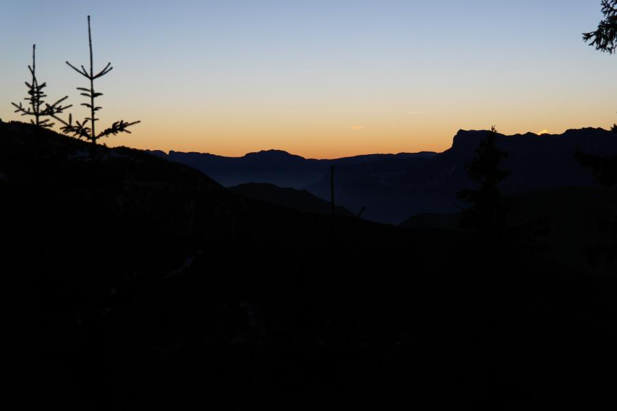 Moucherotte et la dent dépassant du crépuscule.
