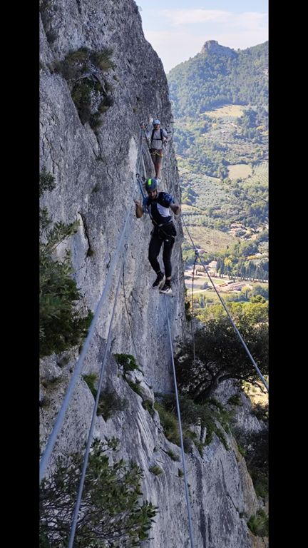 Via Ferrata avec fistons (parcours bleu noir et rouge)