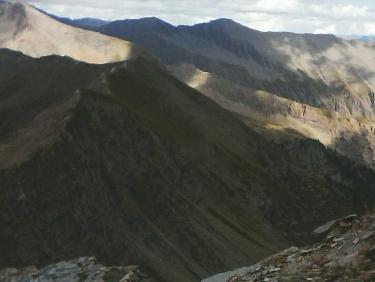 mÃªme perspective - le passage semi-herbeux est plus ombragÃ© que ds la photo prÃ©cÃ©dente(ravins et herbe)