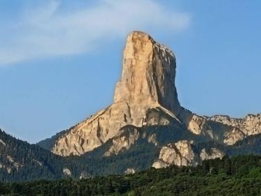 Mont Aiguille au petit matin
