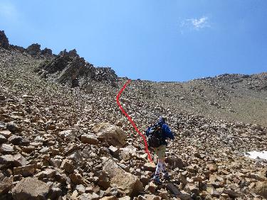 MontÃ©e vers la crÃªte entre la tÃªte de Clausis situÃ©e Ã  gauche et la tÃªte du Clot situÃ©e Ã  droite