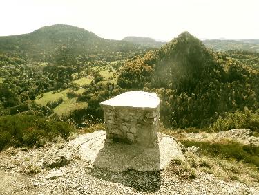 Mounier, Tortue et Peyre de Bard (de gauche Ã  droite) depuis le Mont Rouge