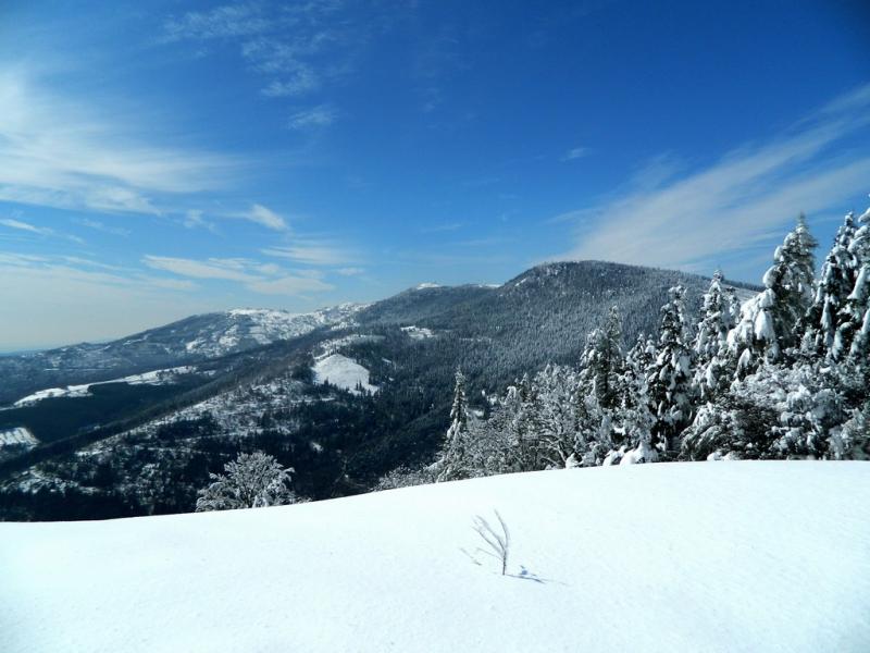 Le Pilat sous la neige d'avril.