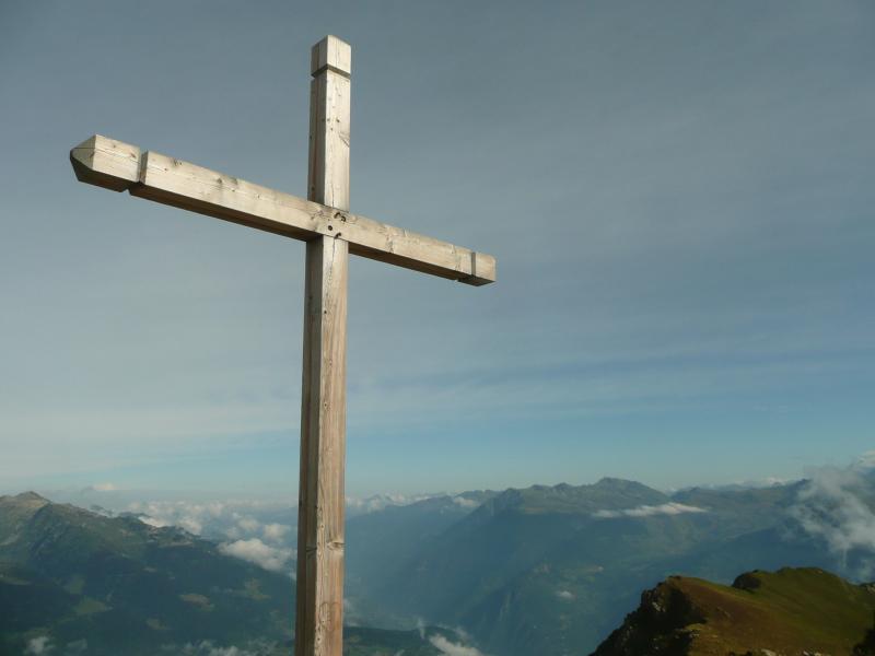 Nouvelle croix au sommet