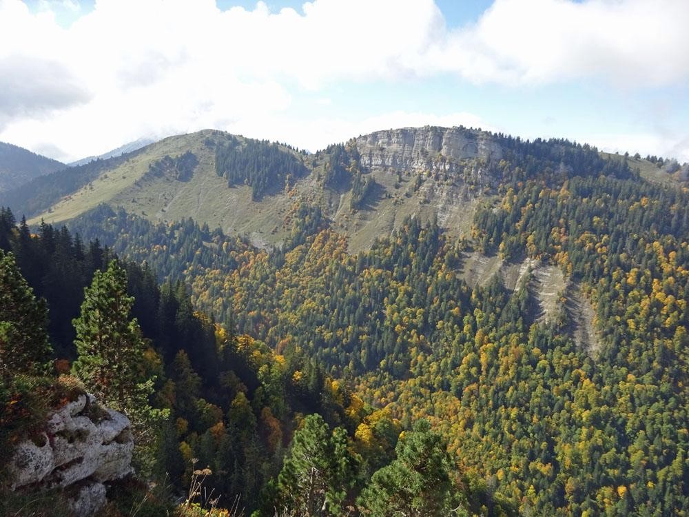 Pravouta et roc d'Arguille depuis le Trou du Glaz
