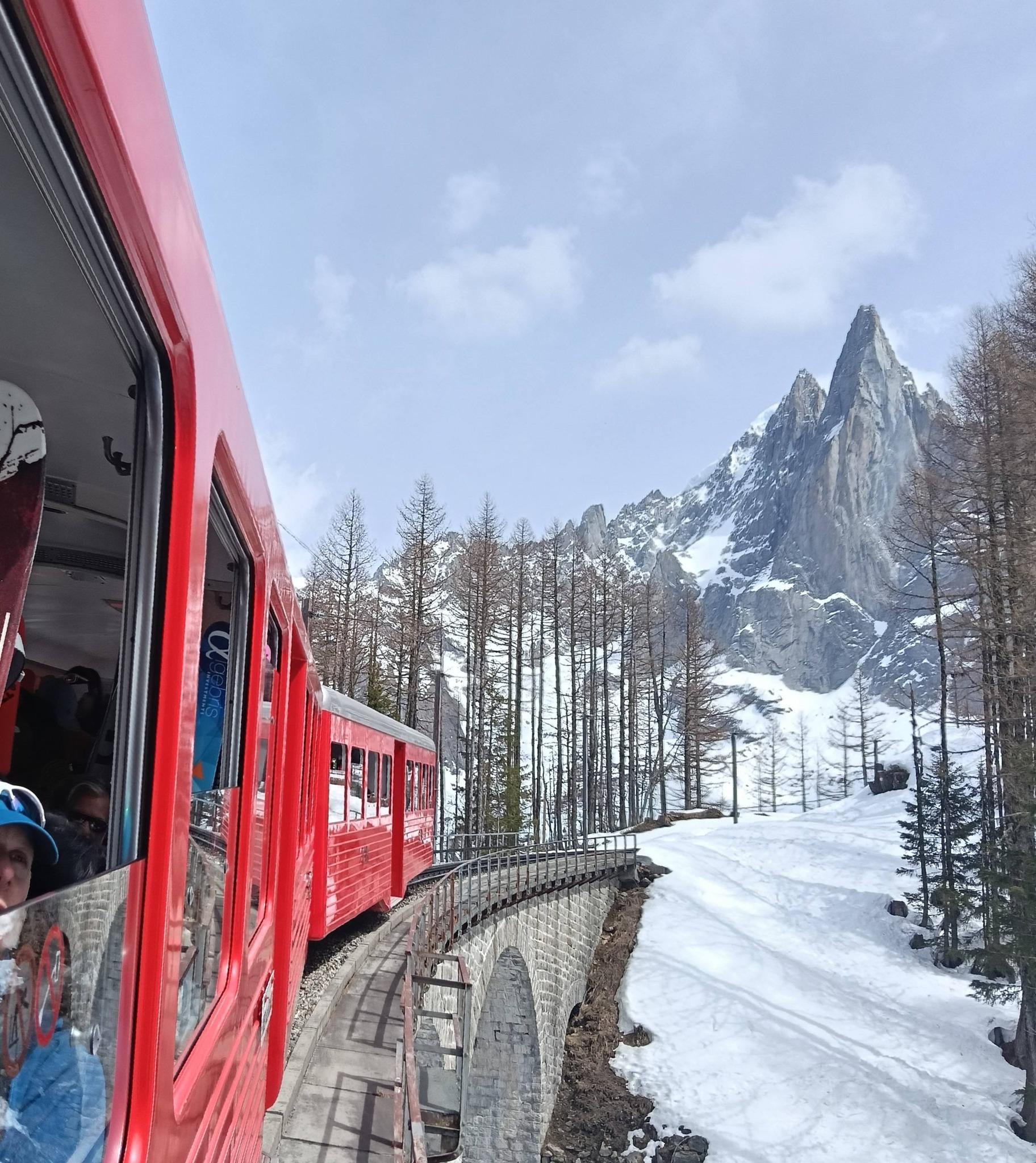 On termine dans le pittoresque petit train du Montenvers