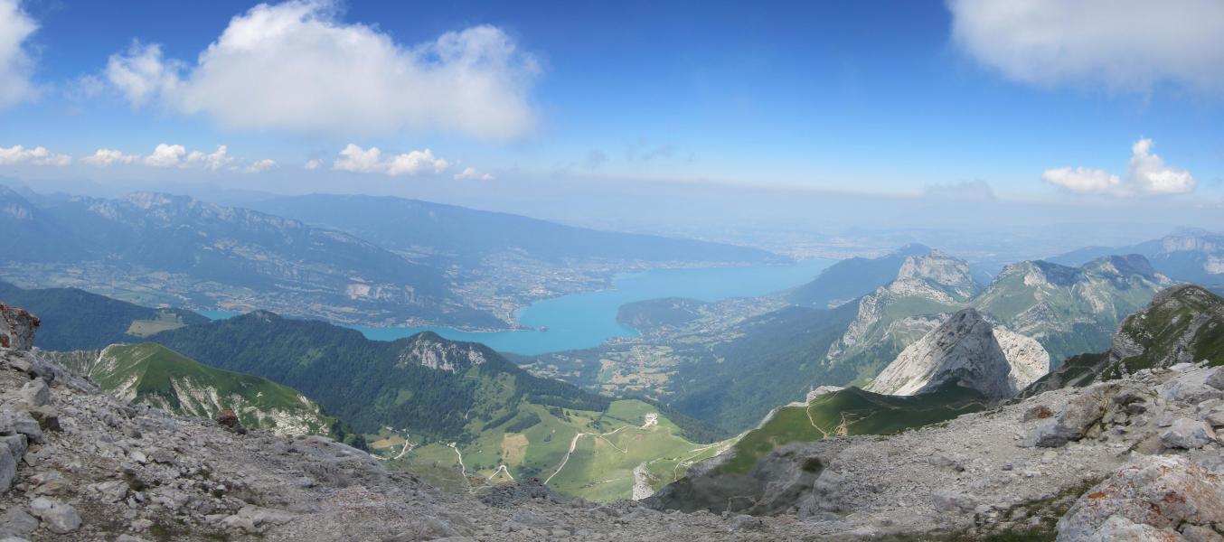 Panorama depuis le sommet de la Tournette