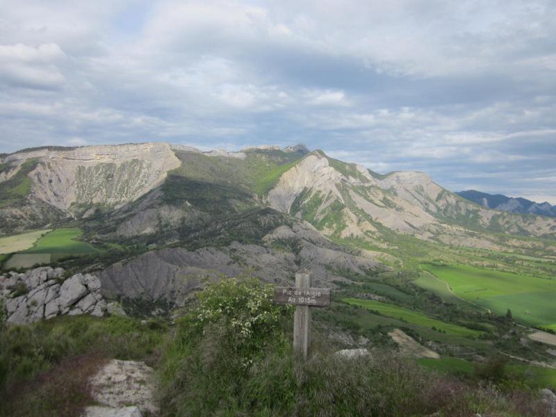 Pic de l'Aigle...Aujour au loin..
