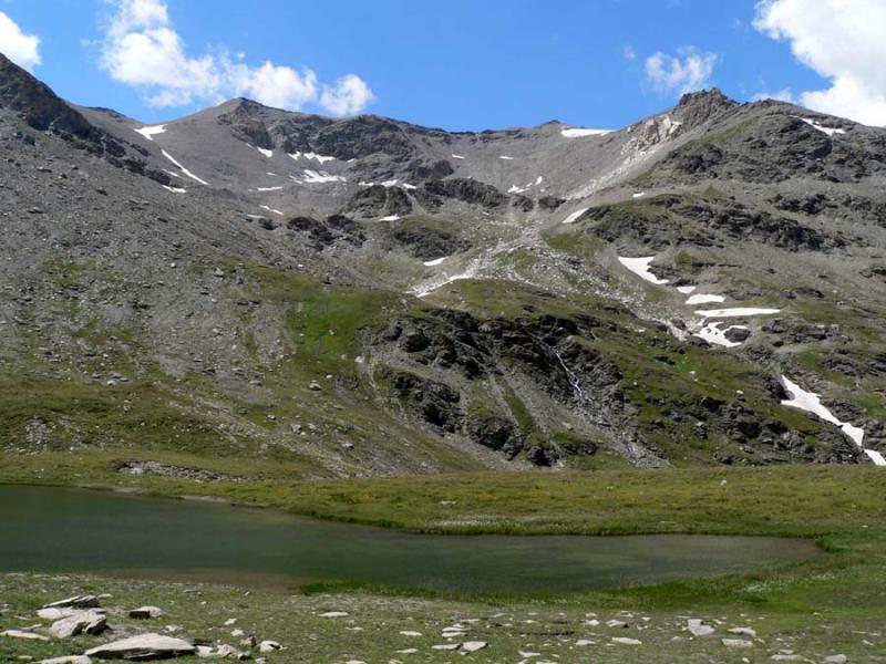 Première vue sur le lac sous le col du Fréjus
