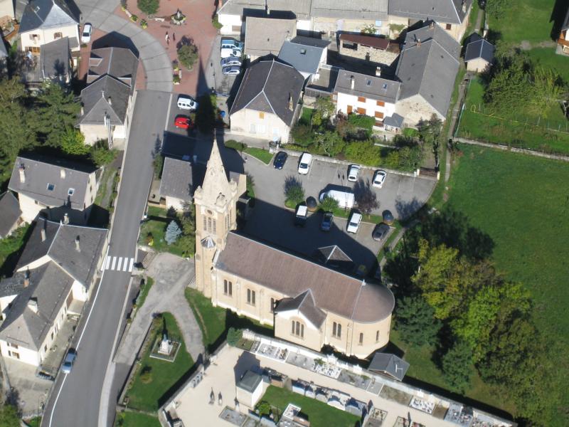 paisible village d' Entraigues