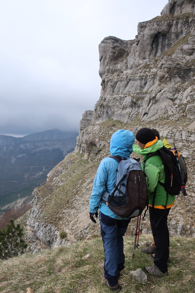 Pas Pascaud: le pas de la FerriÃ¨re au loin