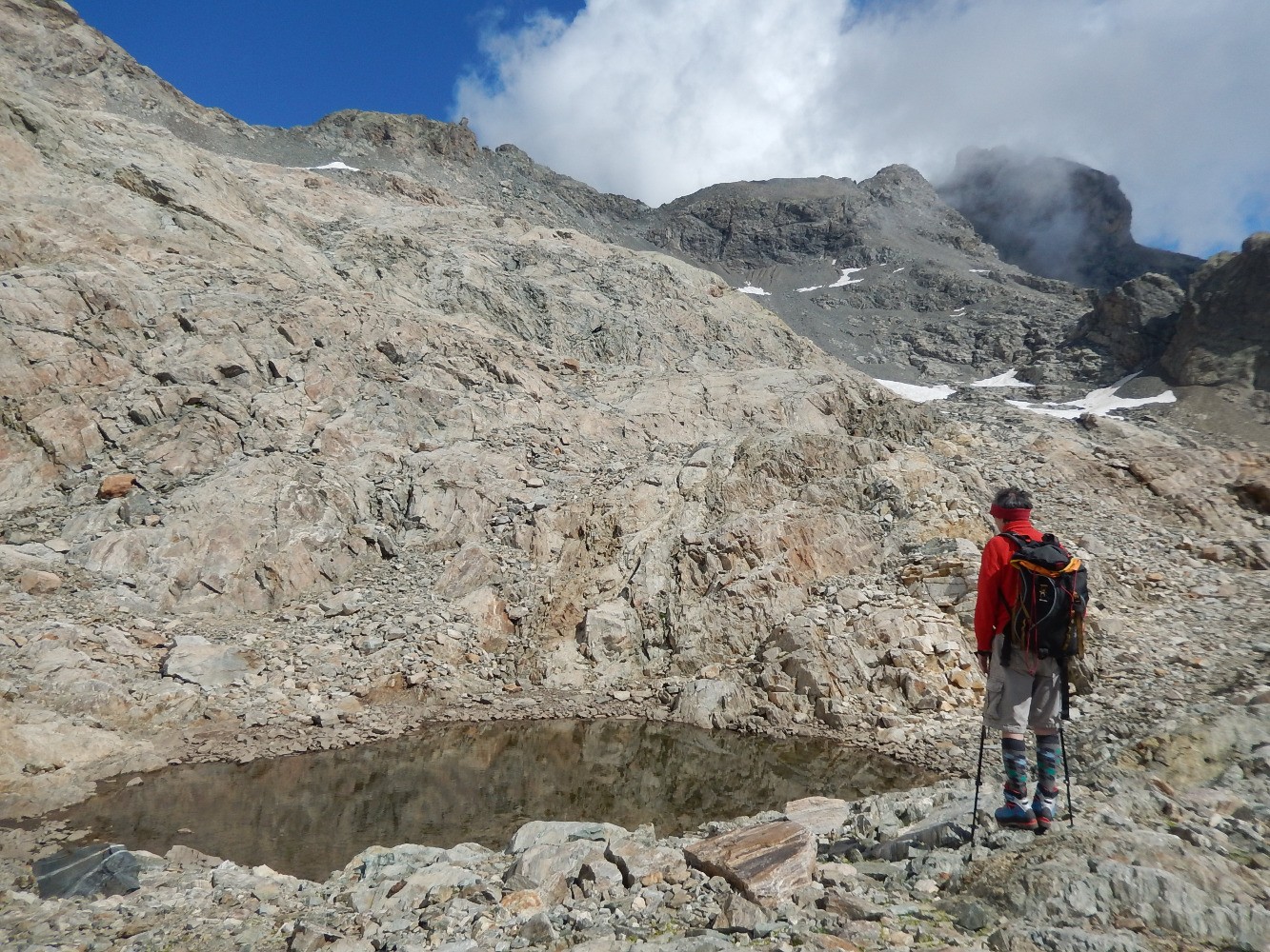 Petit lac Ã  2770m vers l'aiguille des Saffres