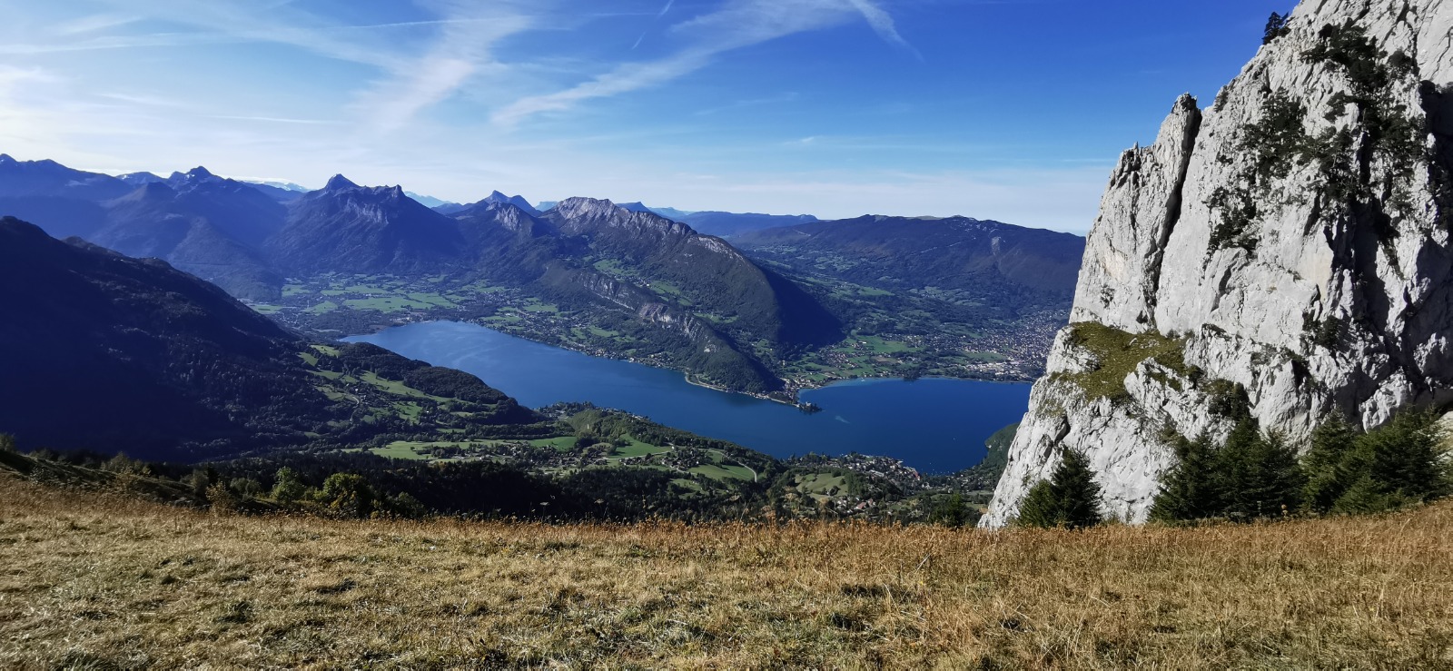 Photo classique du lac d'Annecy