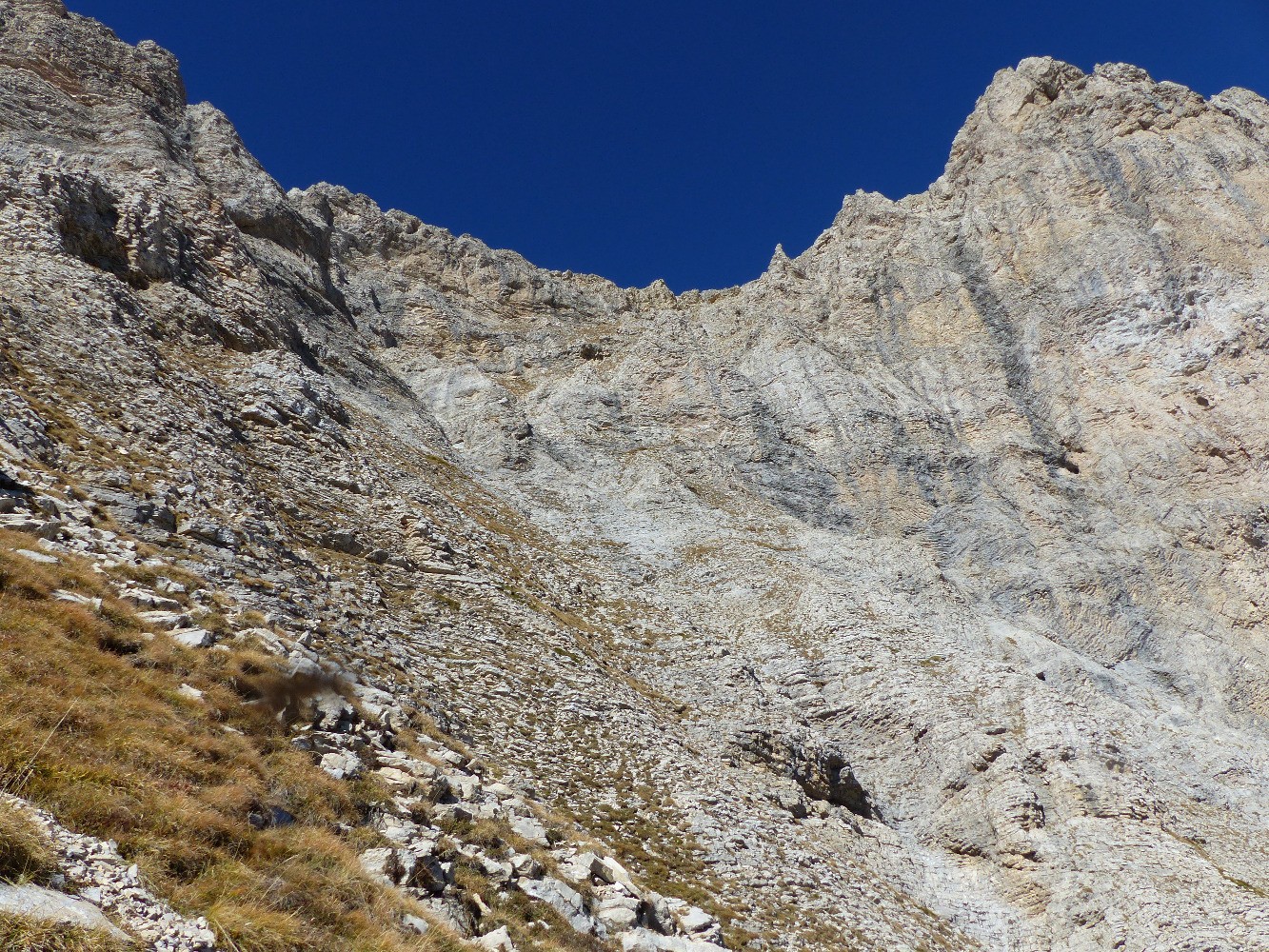 Le couloir sur la droite depuis le petit col
