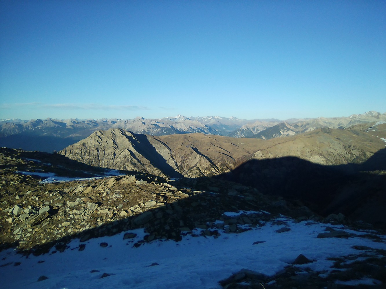pic du Clocher Ã  G - alpes du nord au fond