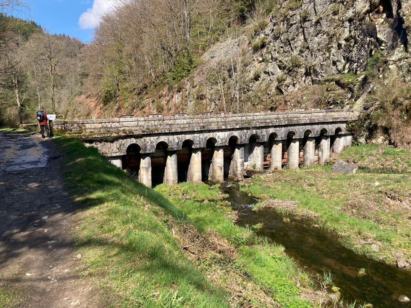 Pont de la Ventellerie (les 5 vannes de droite sont fermÃ©es)
