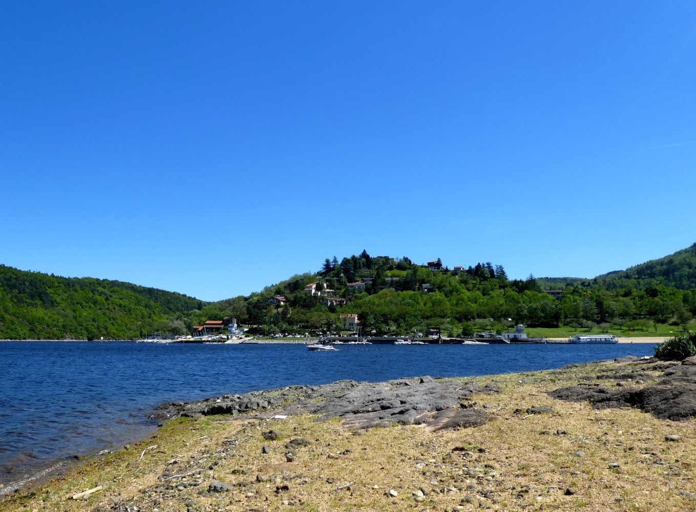 Port de St-Victor depuis la Pointe de Chamousset