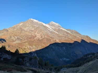 rocher de la davie Depuis le barrage de Tignes