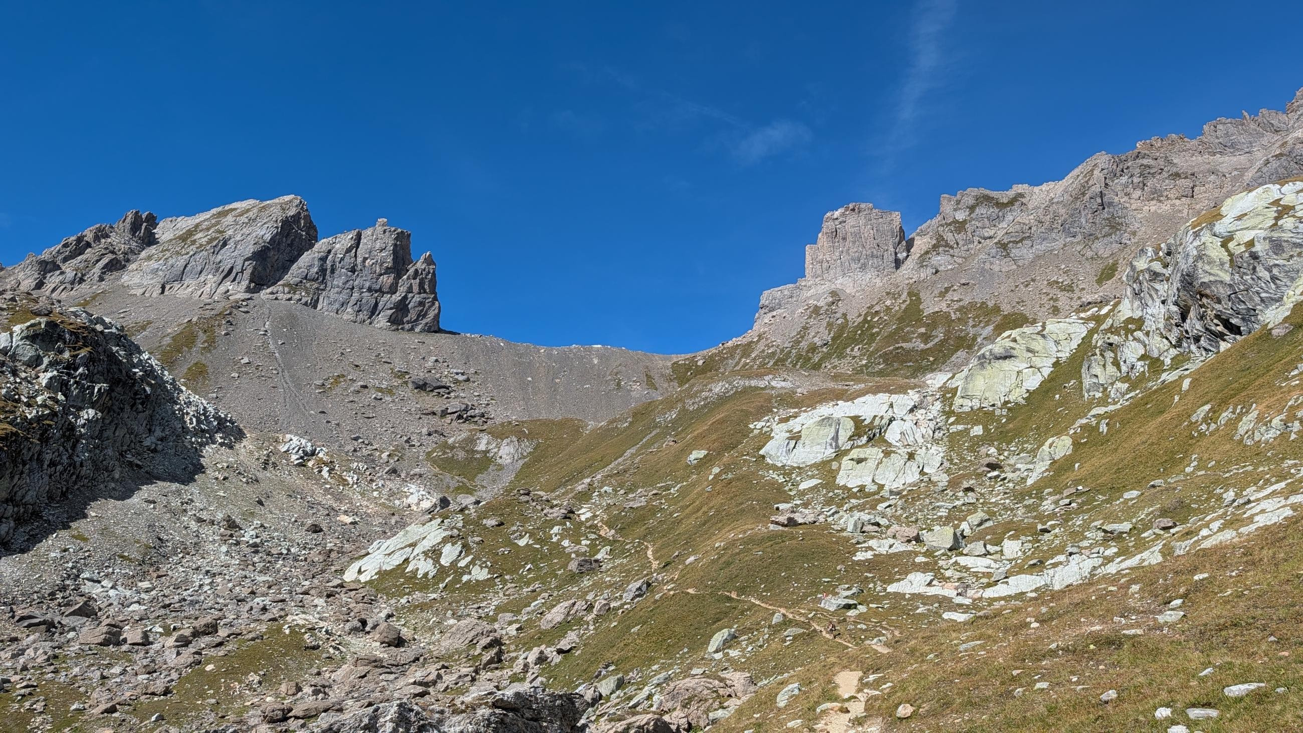 PXL_20260905_102057149.RAW-01