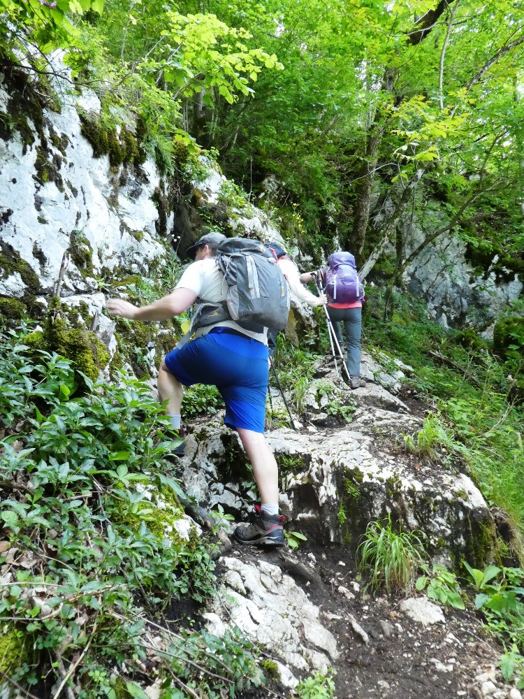 Quelques pas dans les rochers