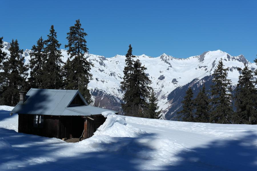 Refuge Pierre Larron et Pointe combe Bronsin.