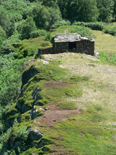 Ruine dans le vallon de Neuvache