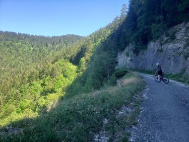 Refuge des Feneys depuis la Croix Perrin